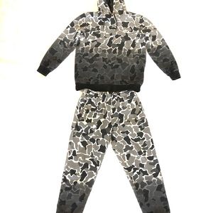 Adidas grey camo sweatsuit🔥
